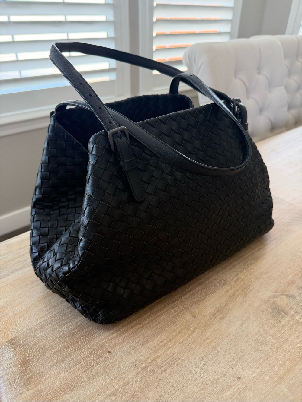 Bottega Veneta Black Intrecciato Woven Leather Shoulder Bag - Picture 2 of 11